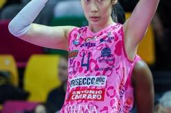 关于南美杯足球赛事中，女选手实力爆发的信息